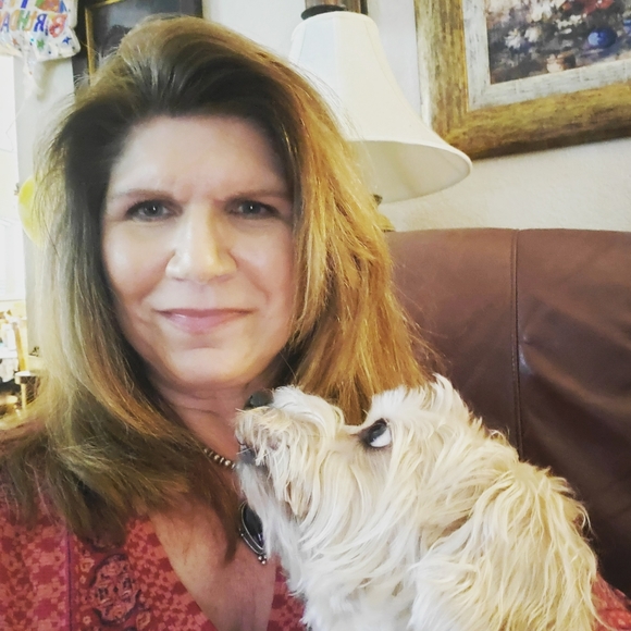 Meet your Posher, Jodie - Picture 2 of 3